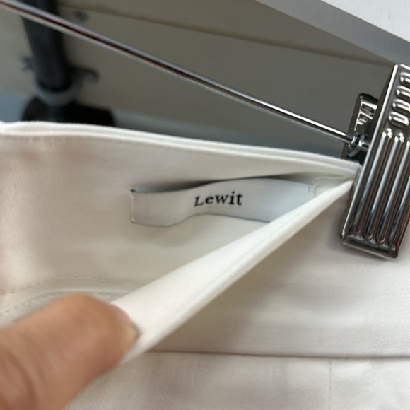 LEWIT L30725 Women's White Button Detail Cotton Stretch Crop Pants Size - Picture 5 of 9